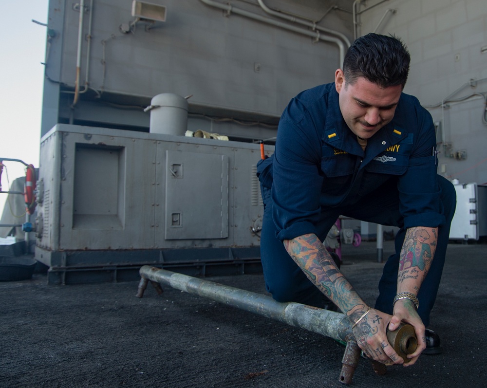 USS Harry S. Truman (CVN 75) transits the Atlantic Ocean