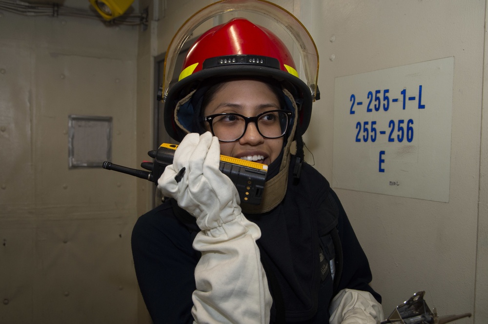 USS Harry S. Truman (CVN 75) transits the Atlantic Sea