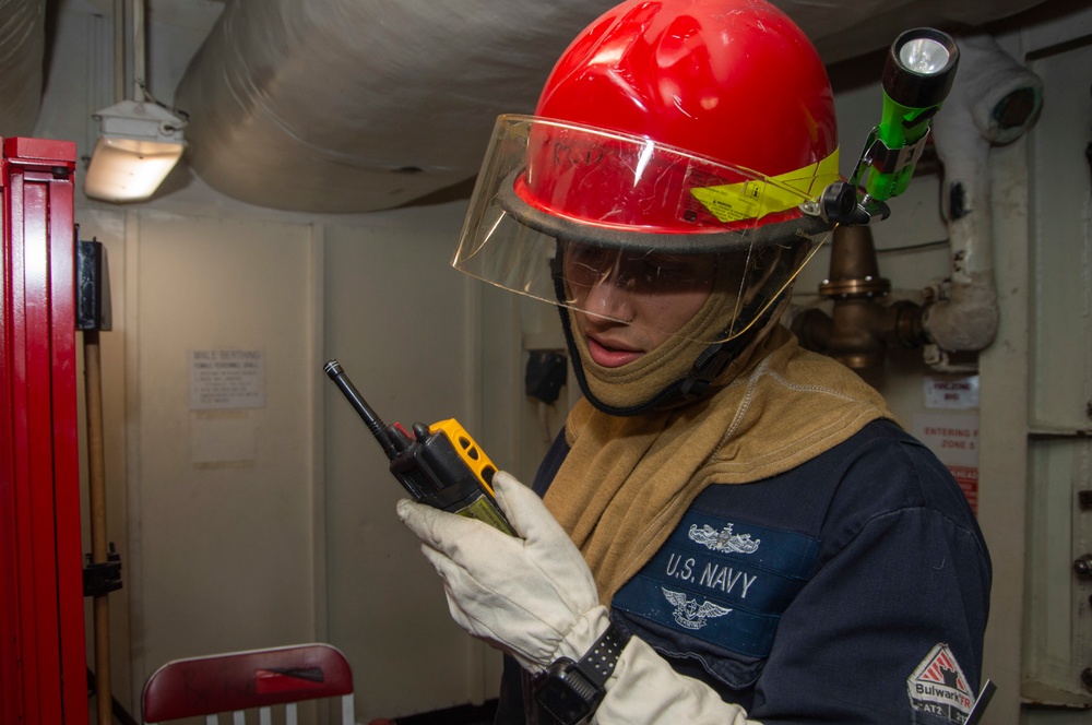 USS Harry S. Truman (CVN 75) transits the Atlantic Sea