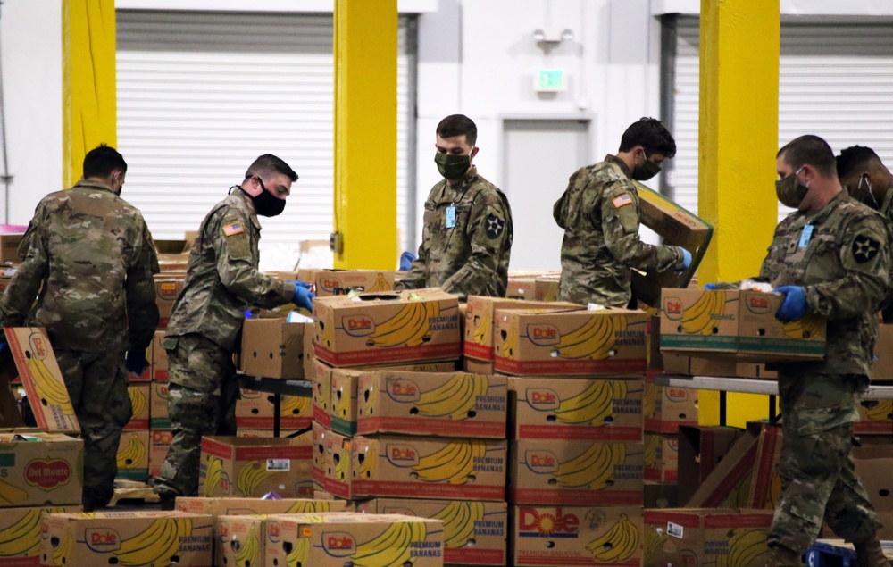Washington National Guard members assist Food Lifeline in Seattle