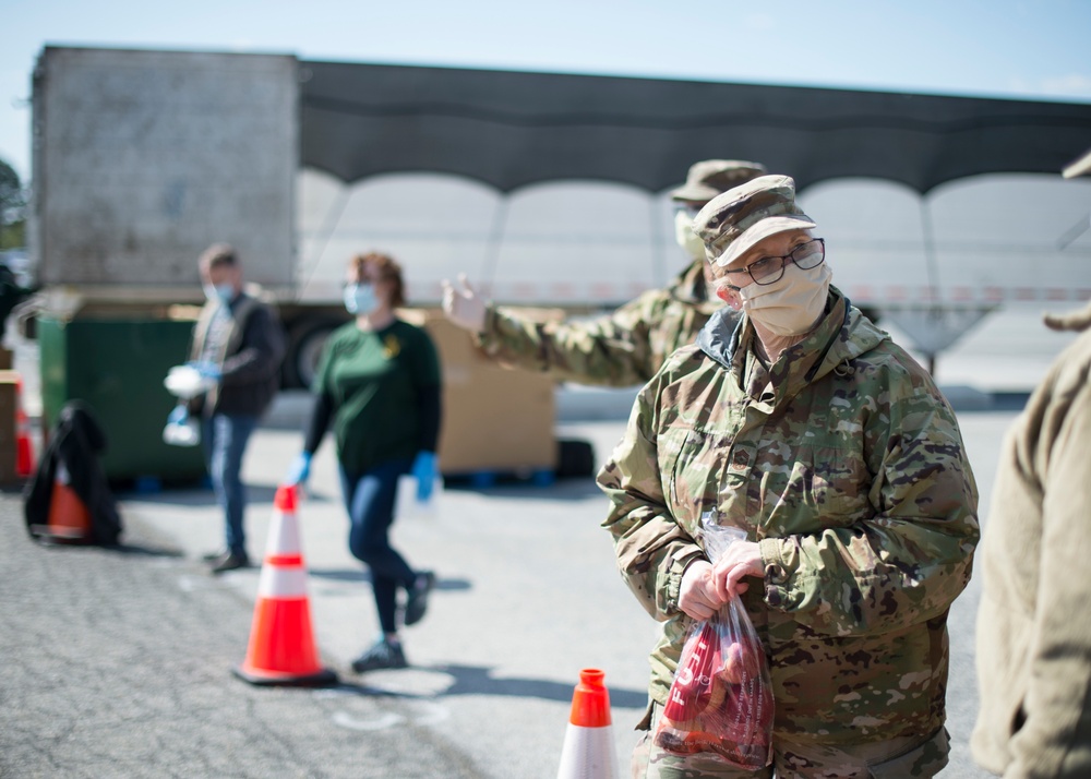 Delaware National Guard supports Food Bank of Delaware's food drive