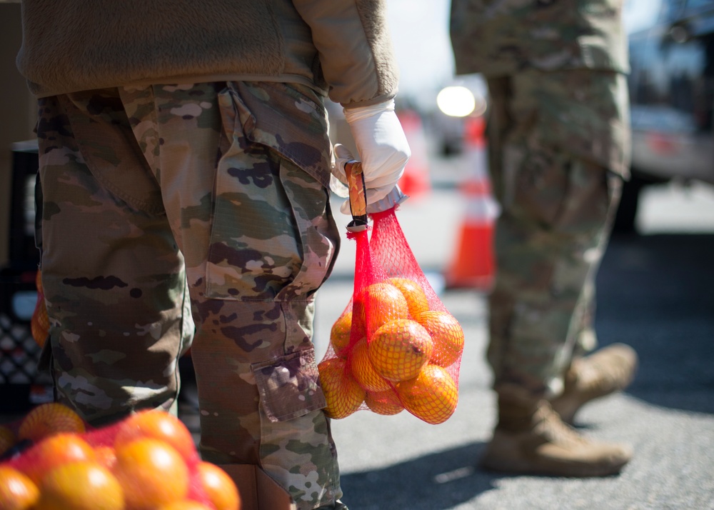 Delaware National Guard supports Food Bank of Delaware's food drive