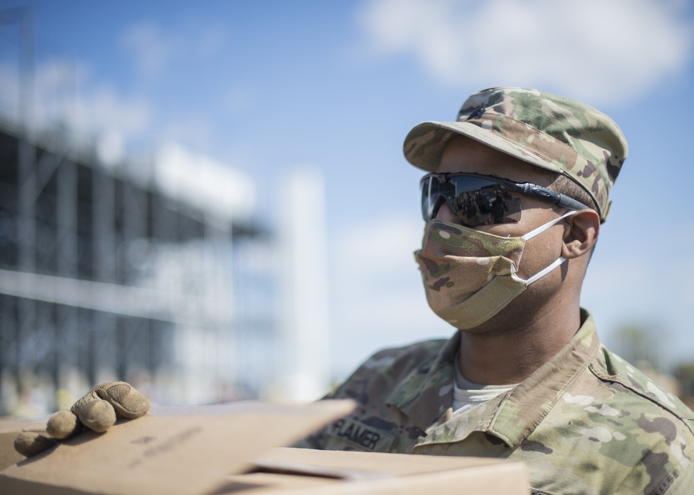 Delaware National Guard supports Food Bank of Delaware's food drive