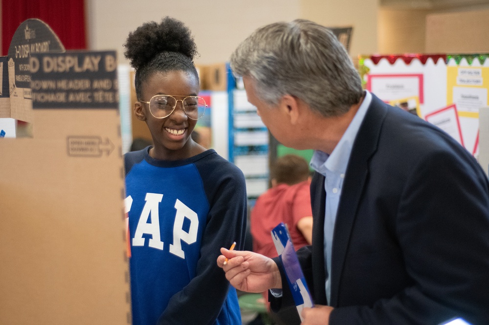 4 reasons volunteering for science fairs pays big dividends