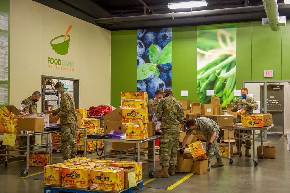 Nebraska Guard supports food bank operations in Omaha