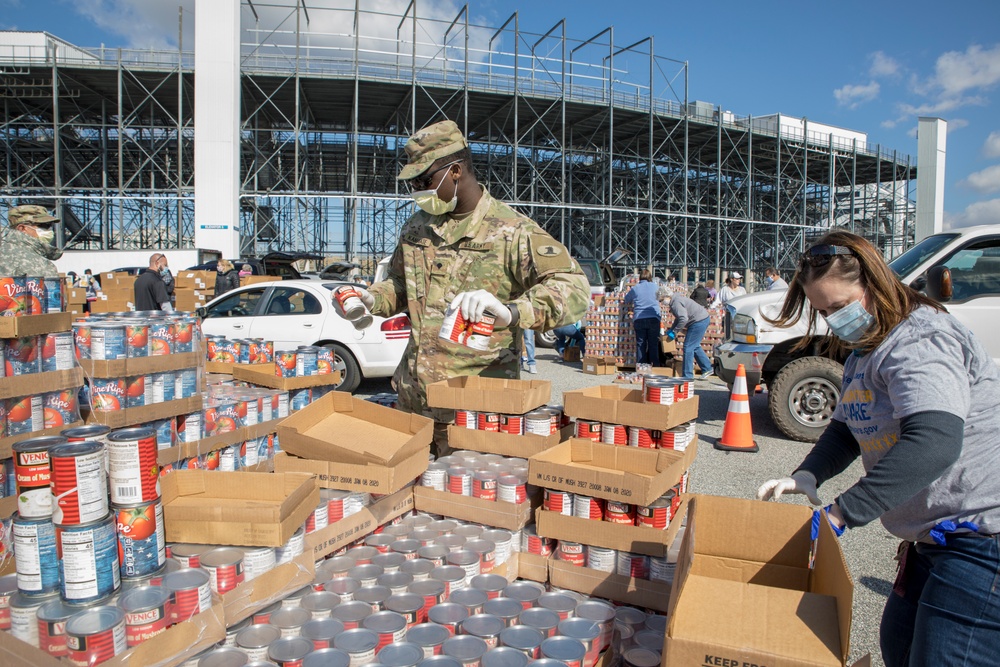 Delaware National Guard assists Food Bank of Delaware