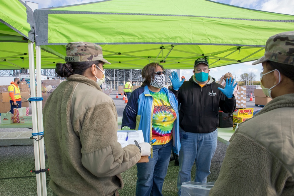 Delaware National Guard assists Food Bank of Delaware