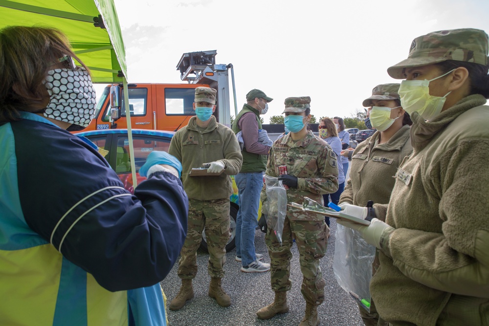 Delaware National Guard assists Food Bank of Delaware