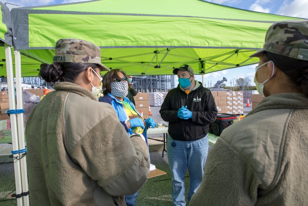 Delaware National Guard assists Food Bank of Delaware