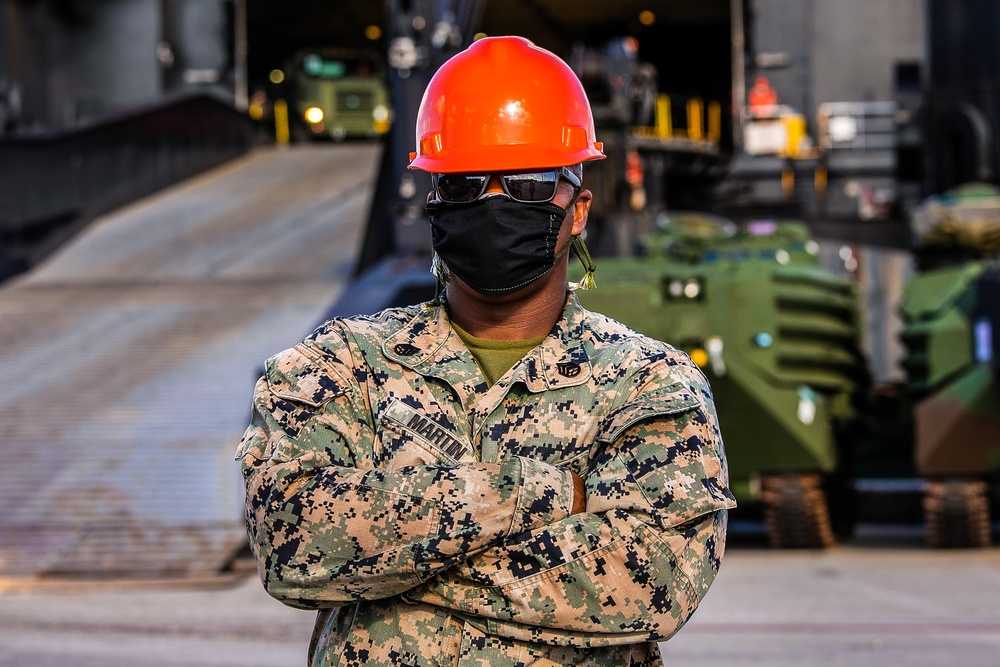 Break it Down, Back it Up | Marines with 3rd MLG backload USNS Dahl