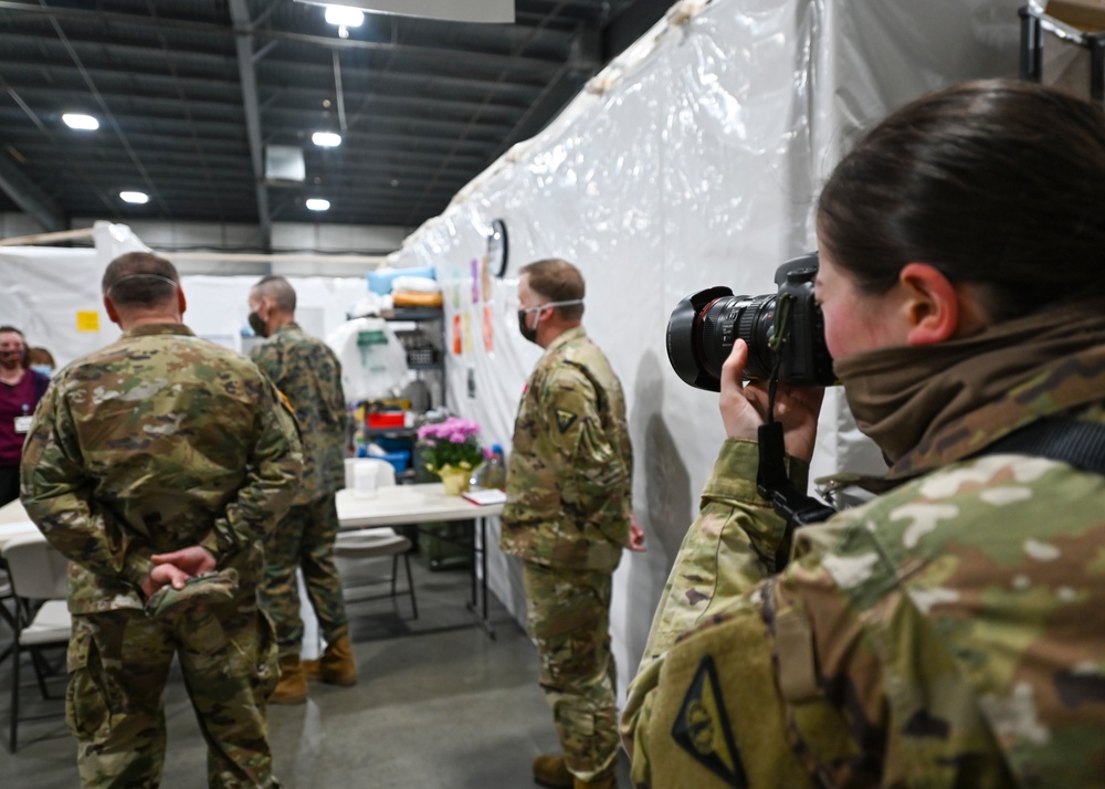 USMC senior leader visits VTNG leadership and alternative healthcare facility