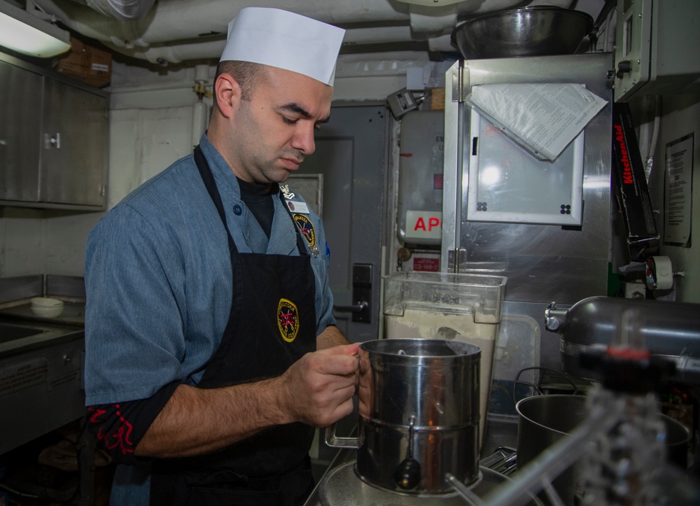 USS Harry S. Truman (CVN 75) transits the Atlantic Ocean