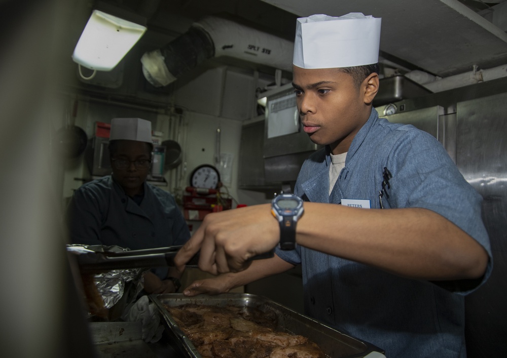 USS Harry S. Truman (CVN 75) transits the Atlantic Ocean