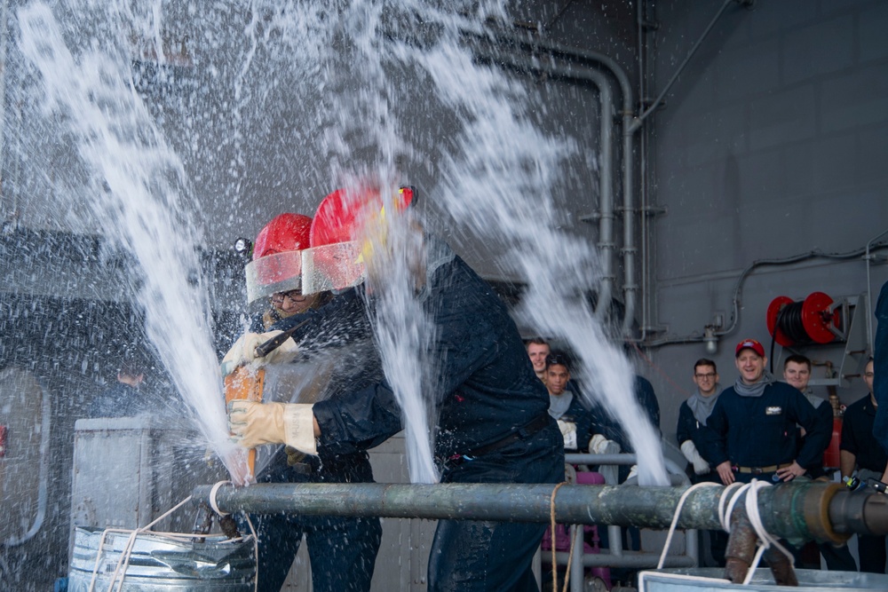 USS Harry S. Truman (CVN 75) transits the Atlantic Ocean