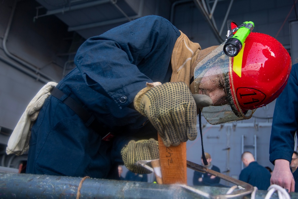 USS Harry S. Truman (CVN 75) transits the Atlantic Ocean