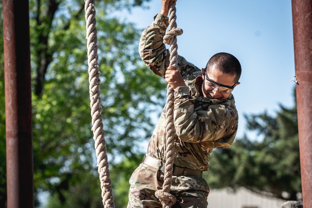 Basic Combat Trainees Complete Obstacle Course on Fort Sill