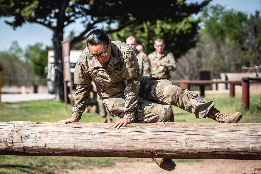 Basic Combat Trainees Complete Obstacle Course on Fort Sill