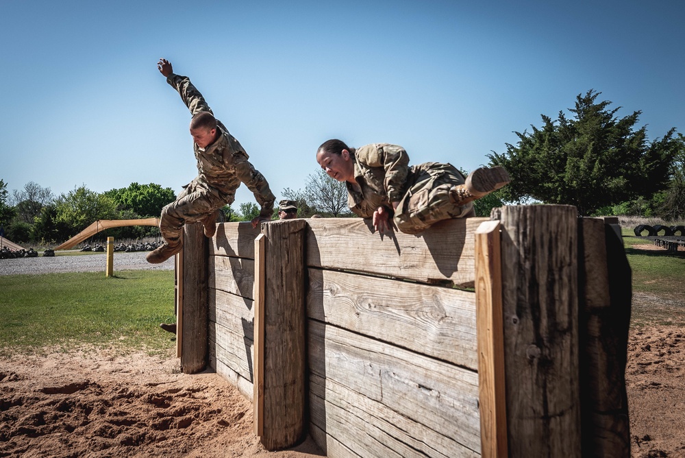 Basic Combat Trainees Complete Obstacle Course on Fort Sill