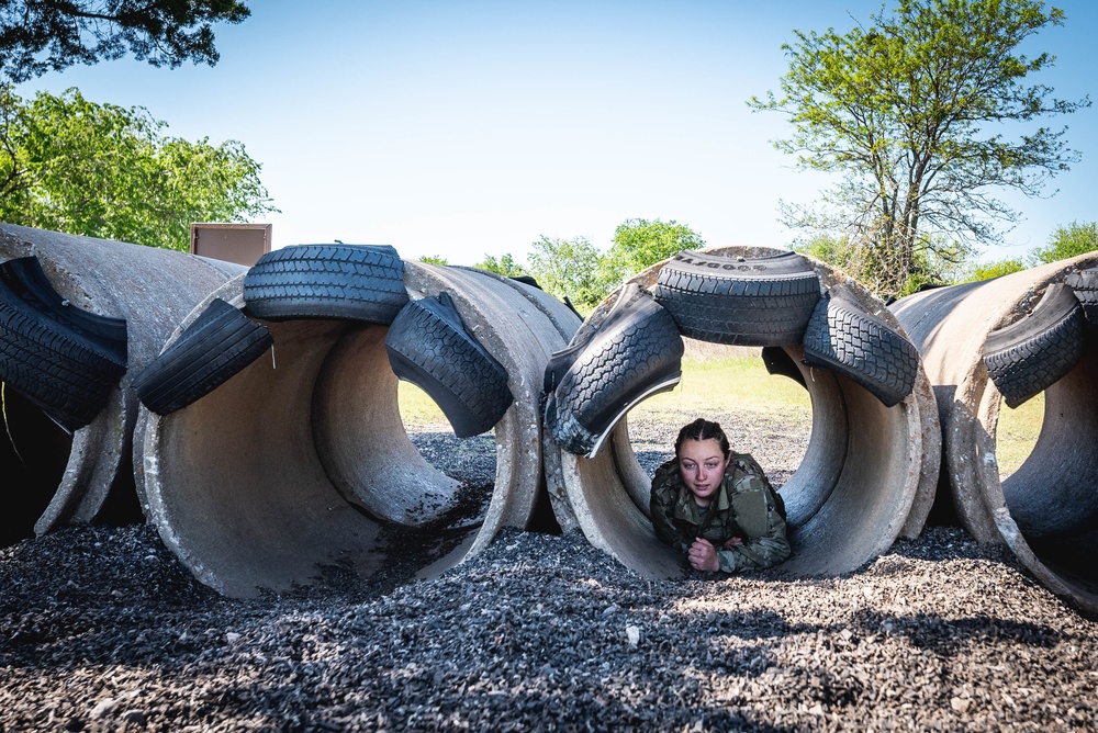 Basic Combat Trainees Complete Obstacle Course on Fort Sill