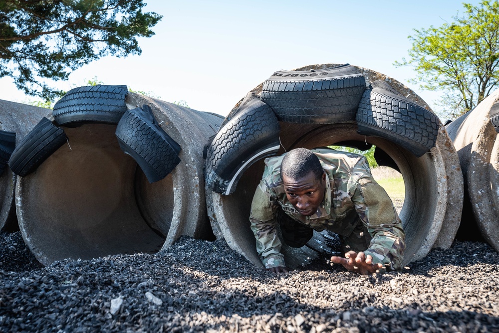 Basic Combat Trainees Complete Obstacle Course on Fort Sill