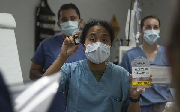 3rd Medical Battalion nurses and Corpsmen conduct ICU training