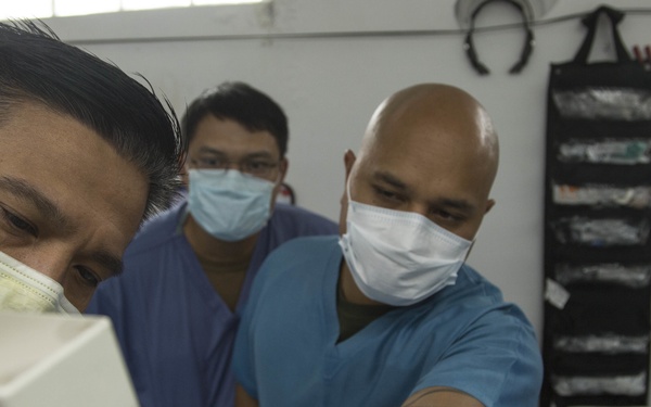 3rd Medical Battalion nurses and Corpsmen conduct ICU training