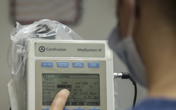 3rd Medical Battalion nurses and Corpsmen conduct ICU training