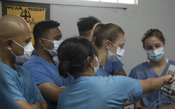3rd Medical Battalion nurses and Corpsmen conduct ICU training