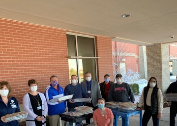 USSTRATCOM employee recognizes health care workers, first responders with comfort food