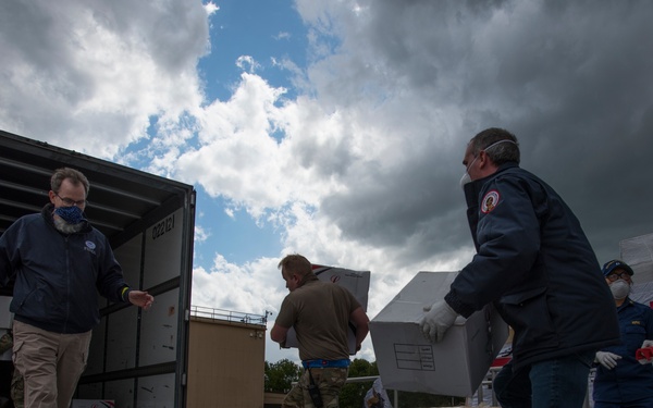 89th APS aids FEMA, FDA with Egyptian medical supplies shipment