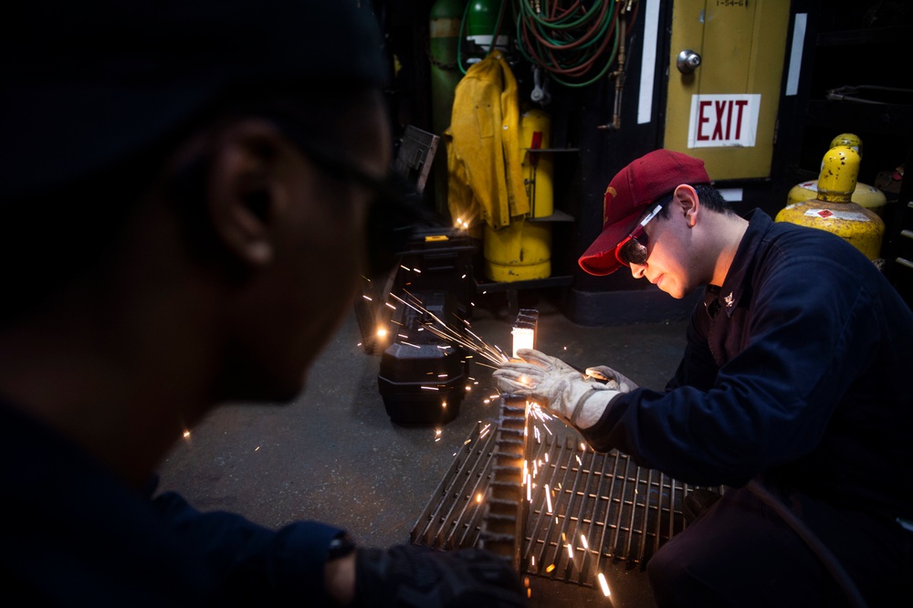 Ike Conducts Operations in the Arabian Sea