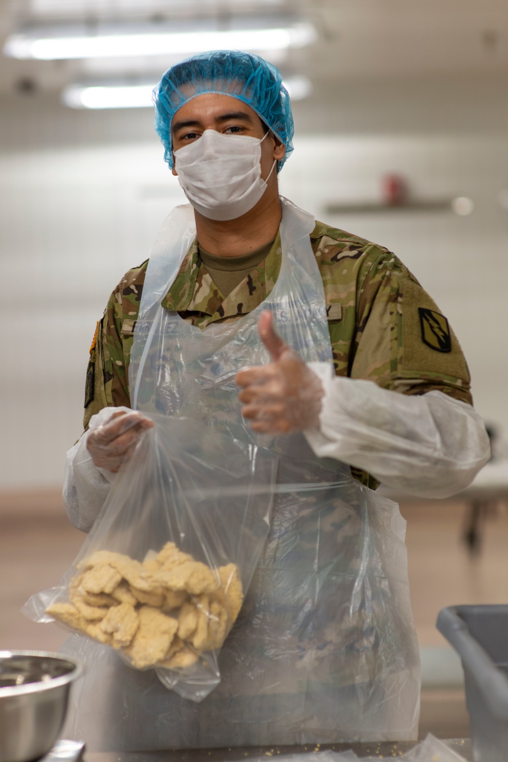 Kansas Army National Guard Soldiers assist in local food bank