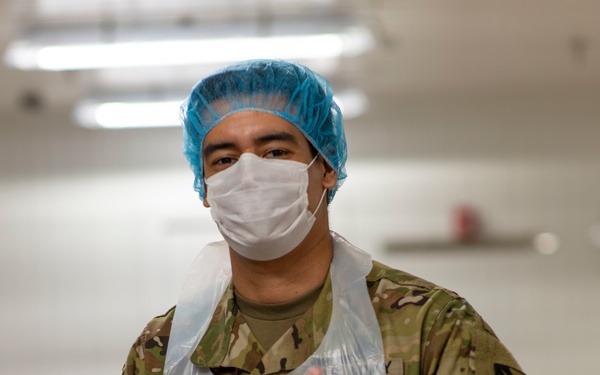 Kansas Army National Guard Soldiers assist in local food bank