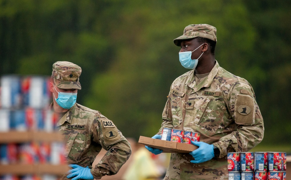 Delaware National Guard assists Food Bank of Delaware