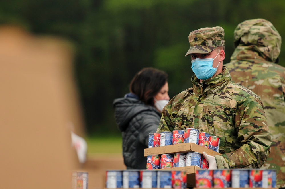 Delaware National Guard assists Food Bank of Delaware