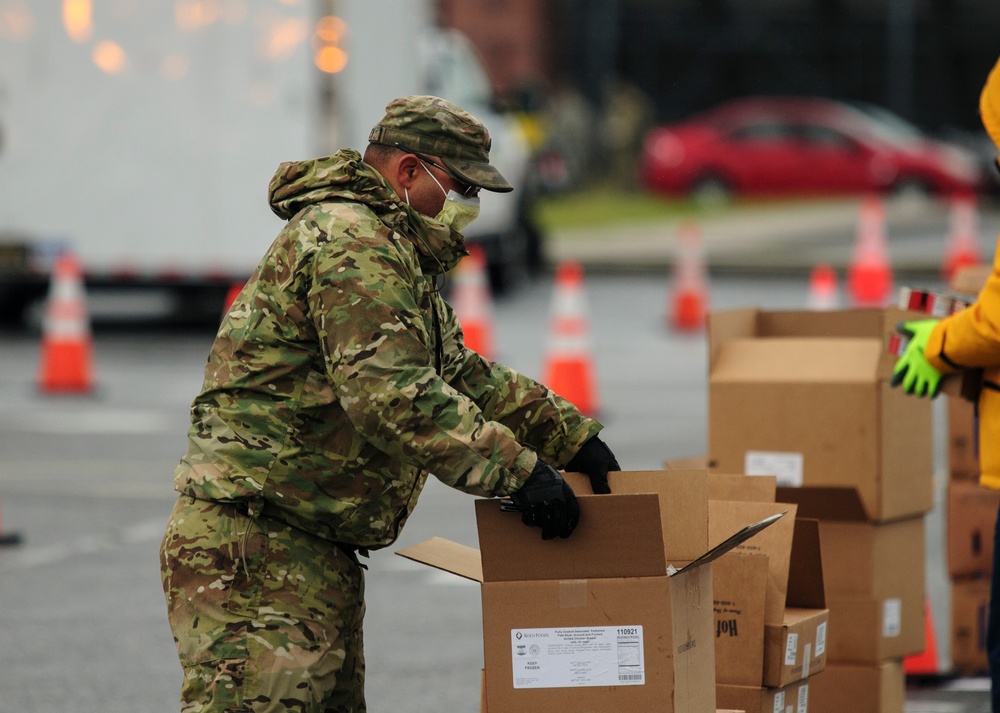 Delaware National Guard assists Food Bank of Delaware