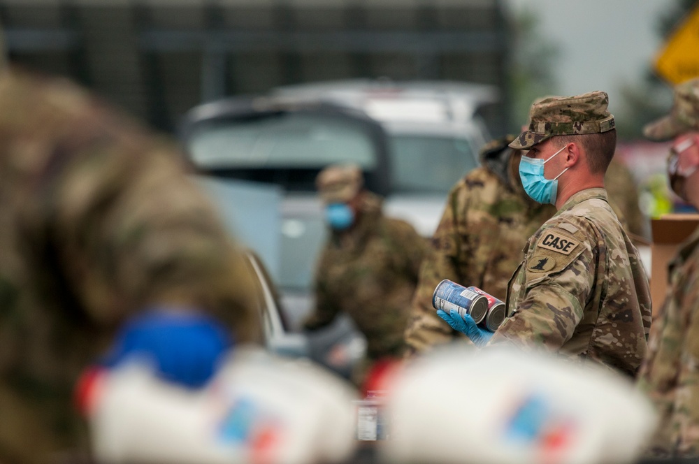 Delaware National Guard assists Food Bank of Delaware