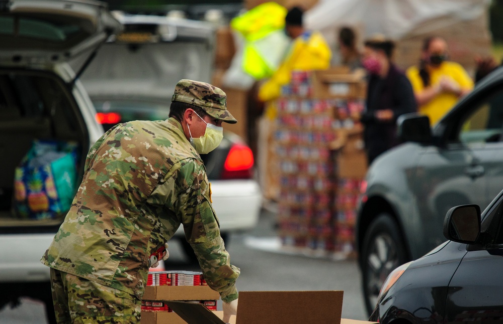 Delaware National Guard assists Food Bank of Delaware