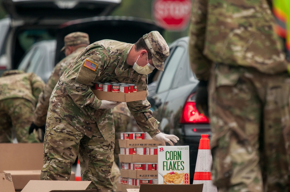 Delaware National Guard assists Food Bank of Delaware