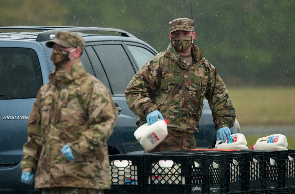 Delaware National Guard assists Food Bank of Delaware