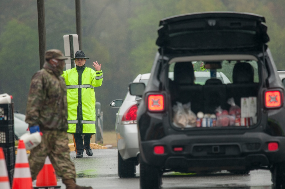 Delaware National Guard assists Food Bank of Delaware