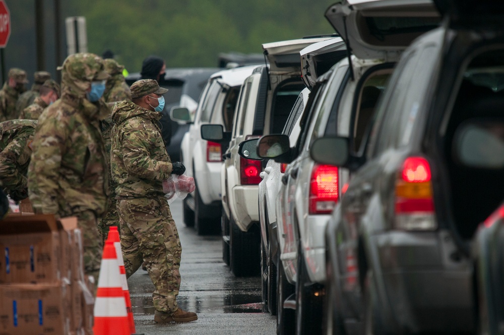 Delaware National Guard assists Food Bank of Delaware