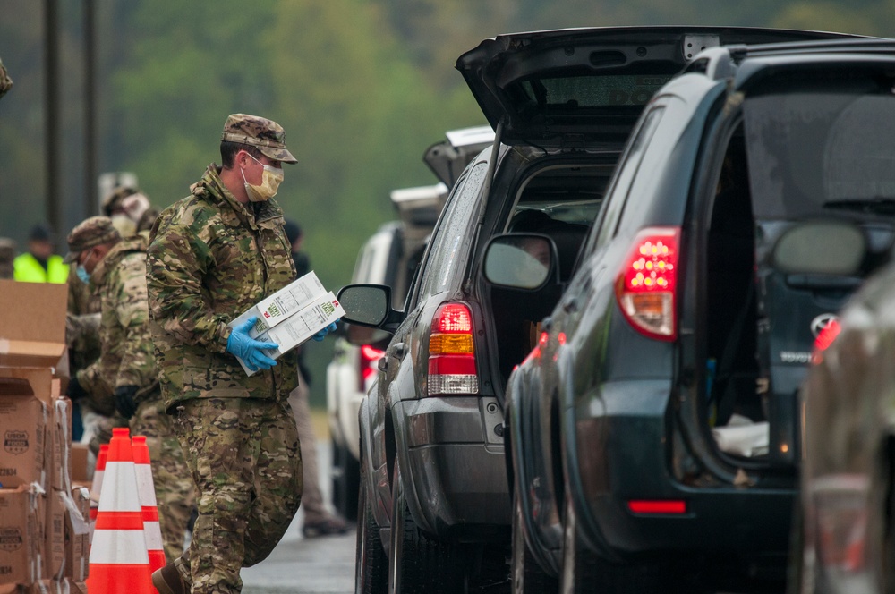 Delaware National Guard assists Food Bank of Delaware