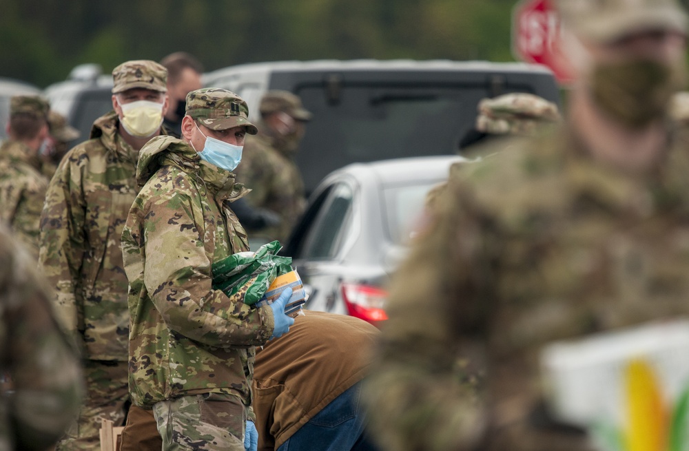 Delaware National Guard assists Food Bank of Delaware