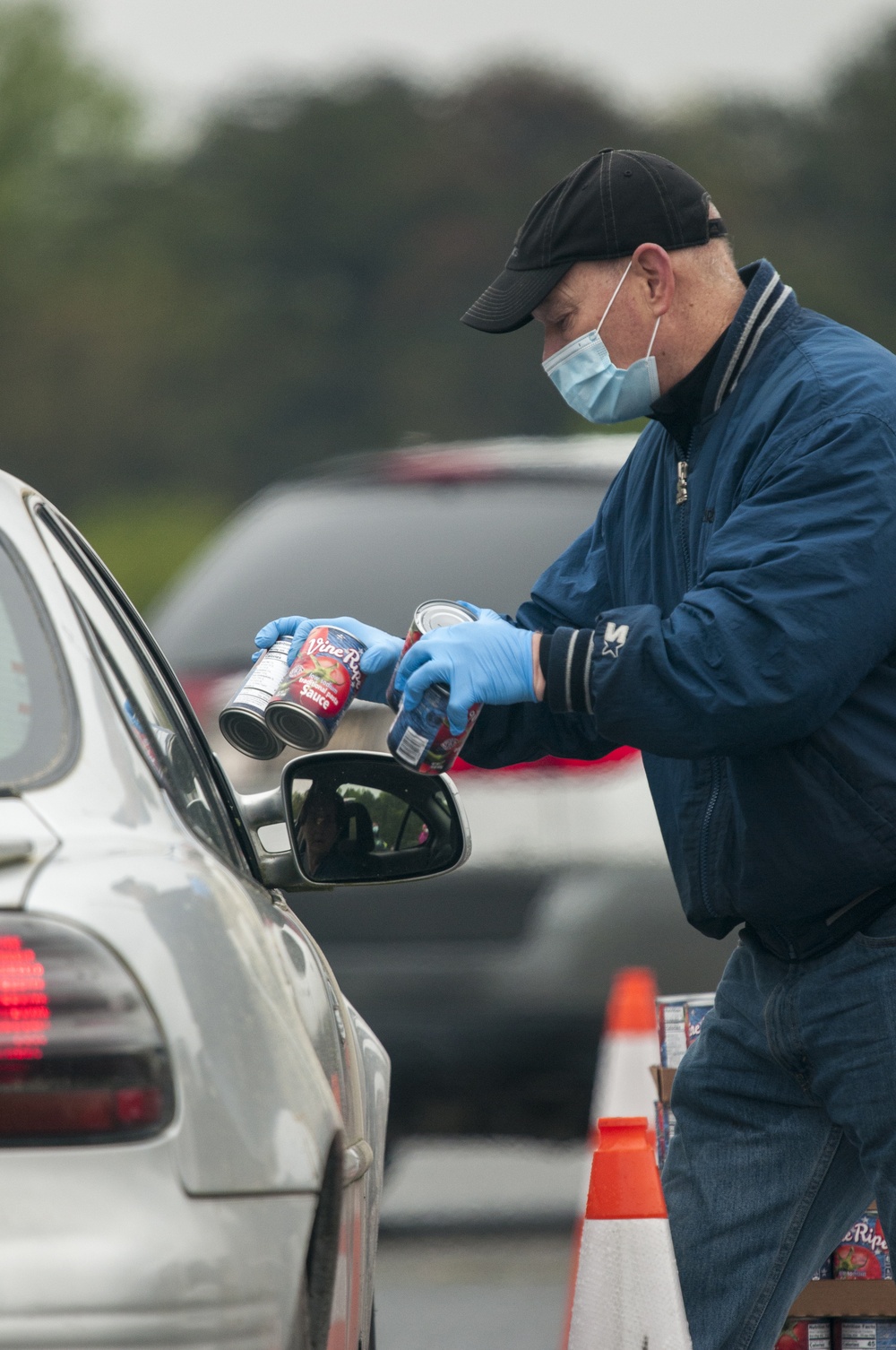 Delaware National Guard assists Food Bank of Delaware