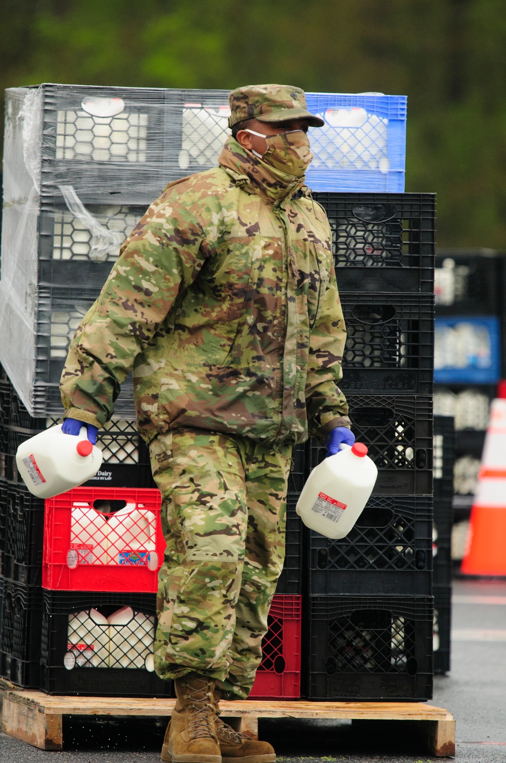 Delaware National Guard assists Food Bank of Delaware