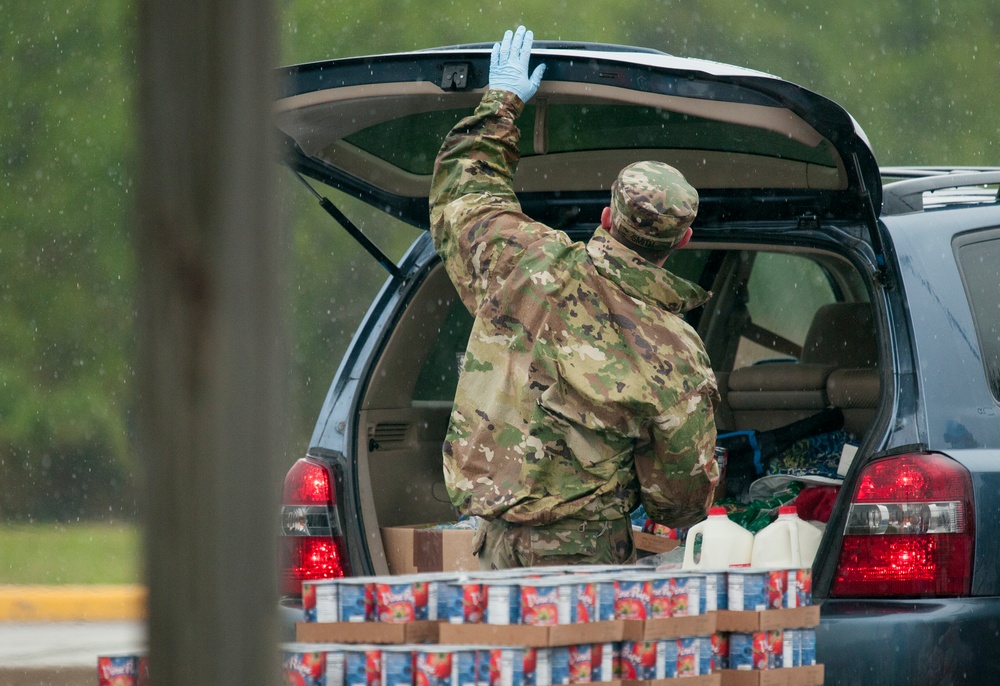 Delaware National Guard assists Food Bank of Delaware