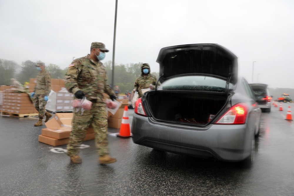 Delaware National Guard assists Food Bank of Delaware