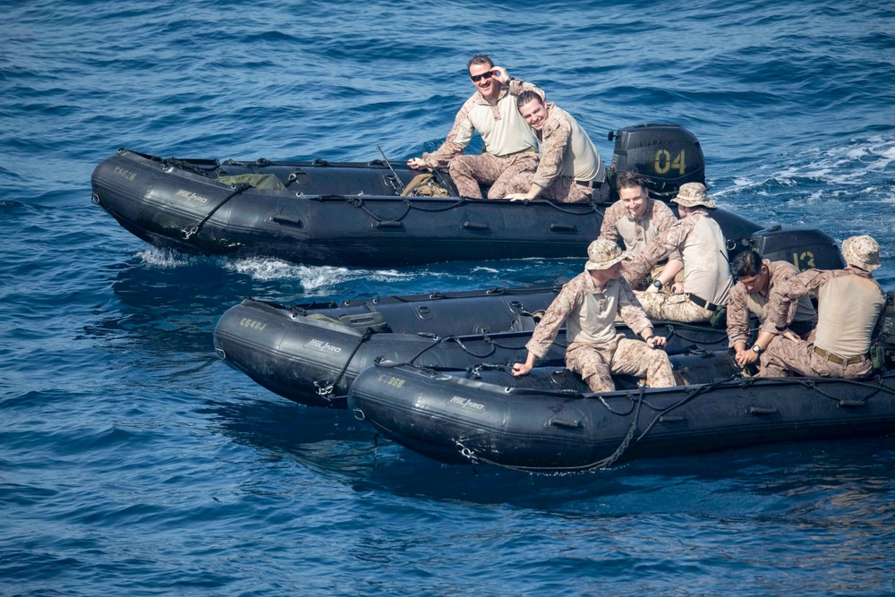 DVIDS - Images - CRRC operations aboard USS Bataan (LHD 5) [Image 27 of 30]