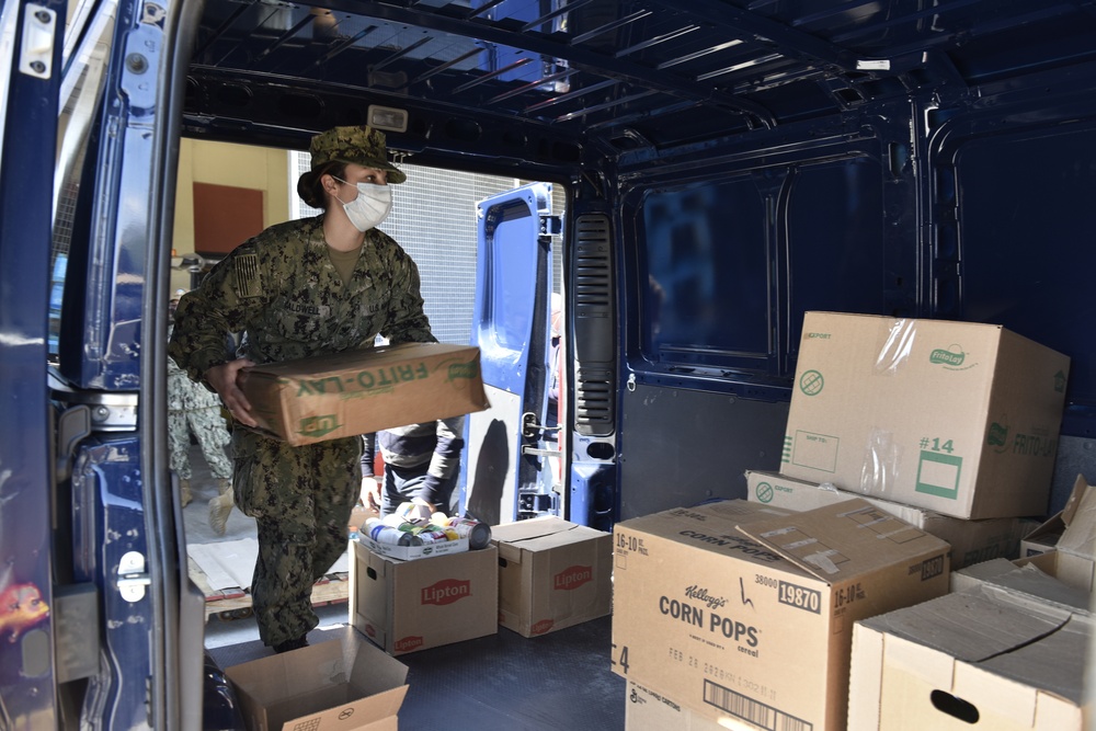 NSA Naples Community Donates Food to Local Italian Community